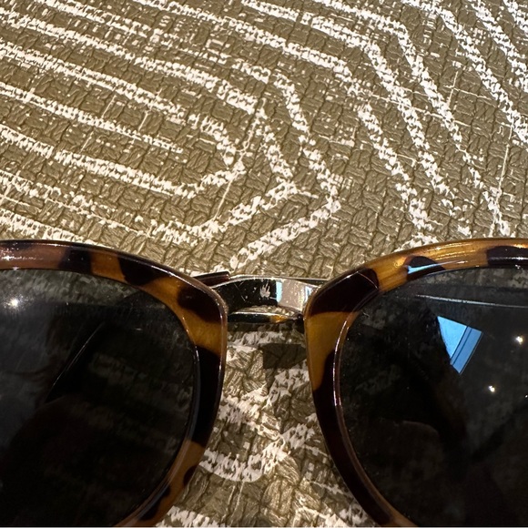 Le Specs No Smirking Sunglasses - Picture 2 of 8